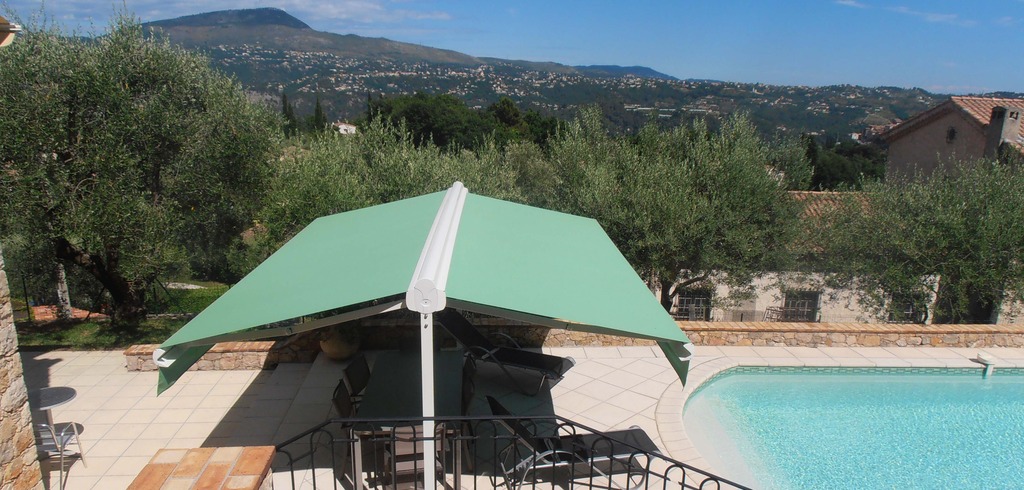 Store ext&eacute;rieur d&eacute;co et tendance